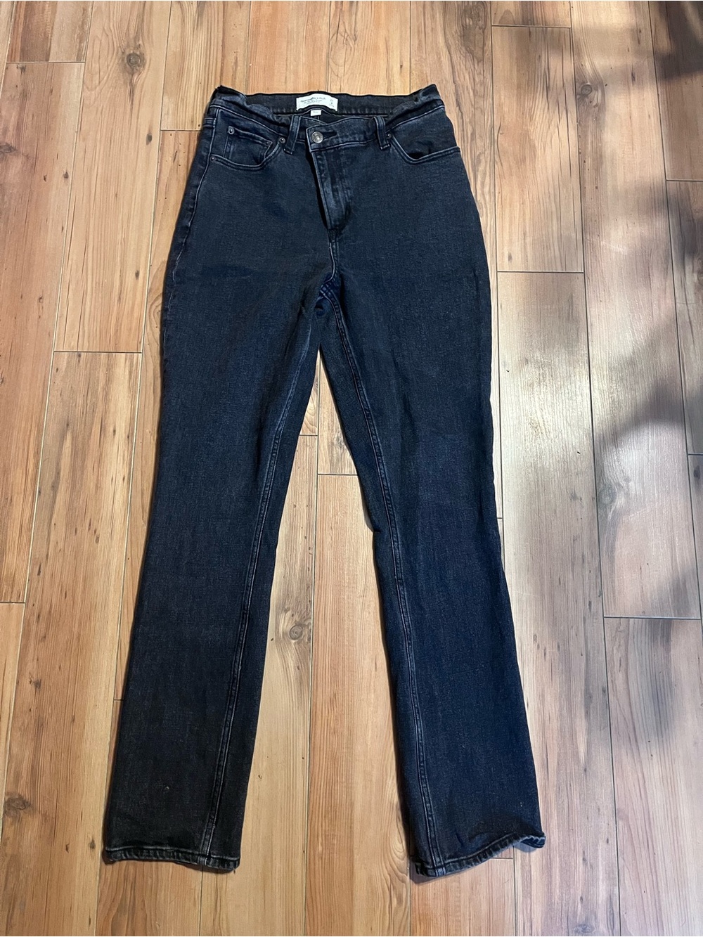Abercrombie & Fitch Straight Leg Jeans — Dark Black Wash